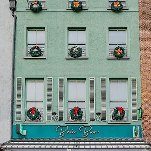 https://bru-bar-hostel.corkhotel.net